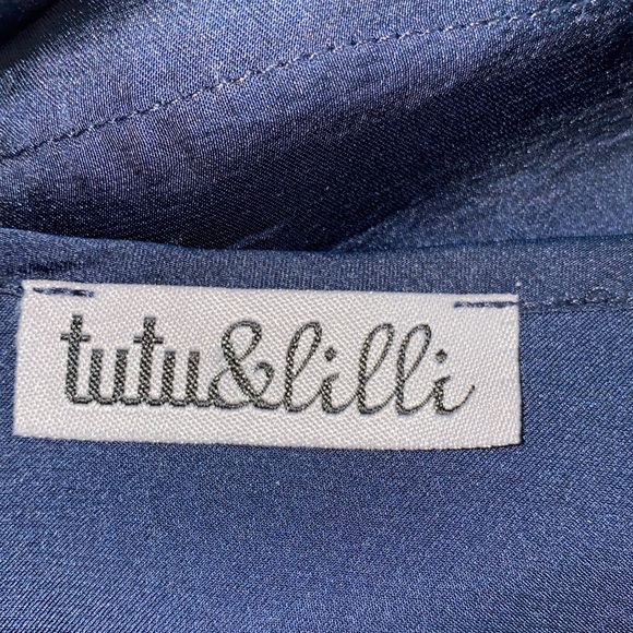 Tutu & Lilli navy blue oversized blouse size M - Picture 5 of 6
